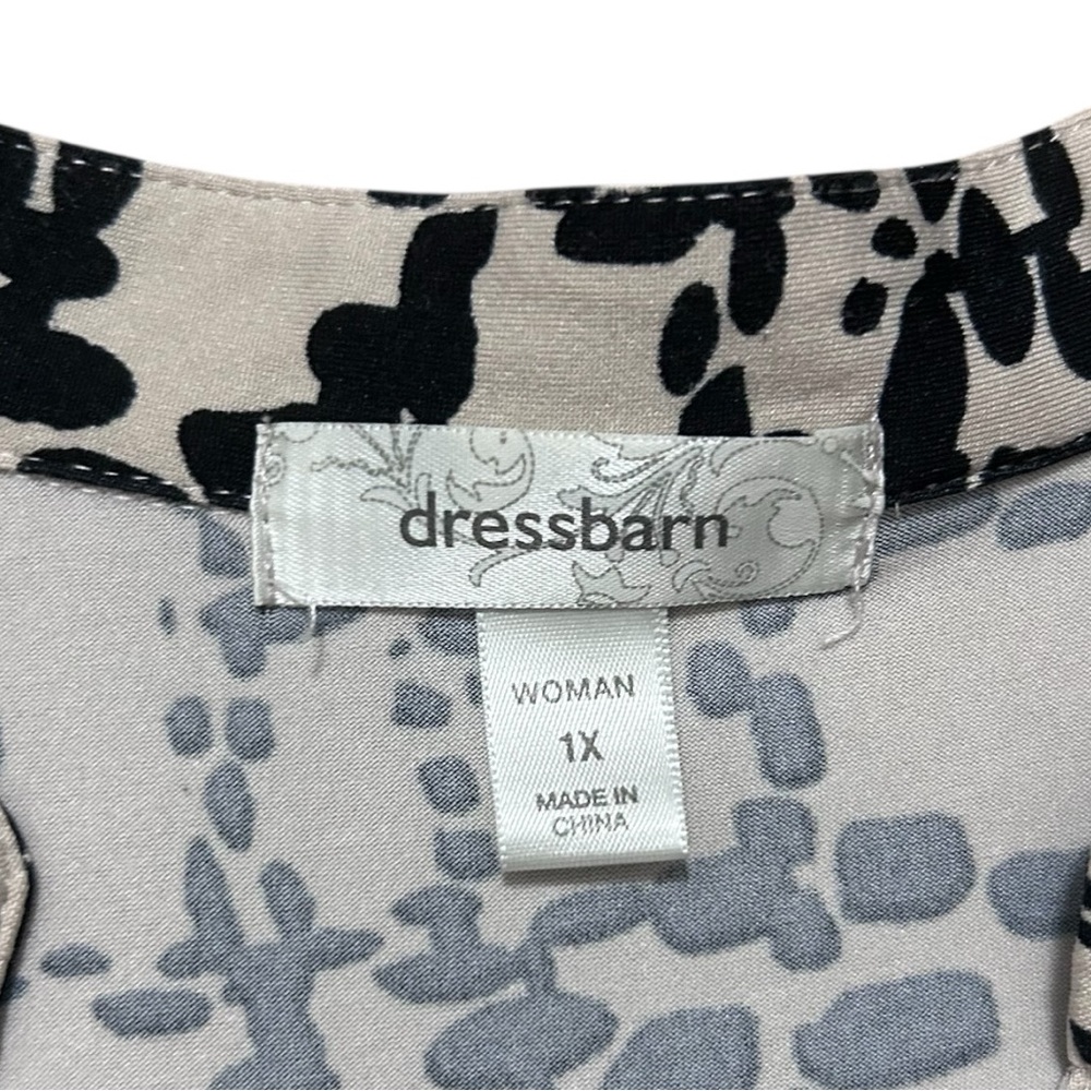 Dressbarn Black and White Abstract Blouse - Picture 3 of 5